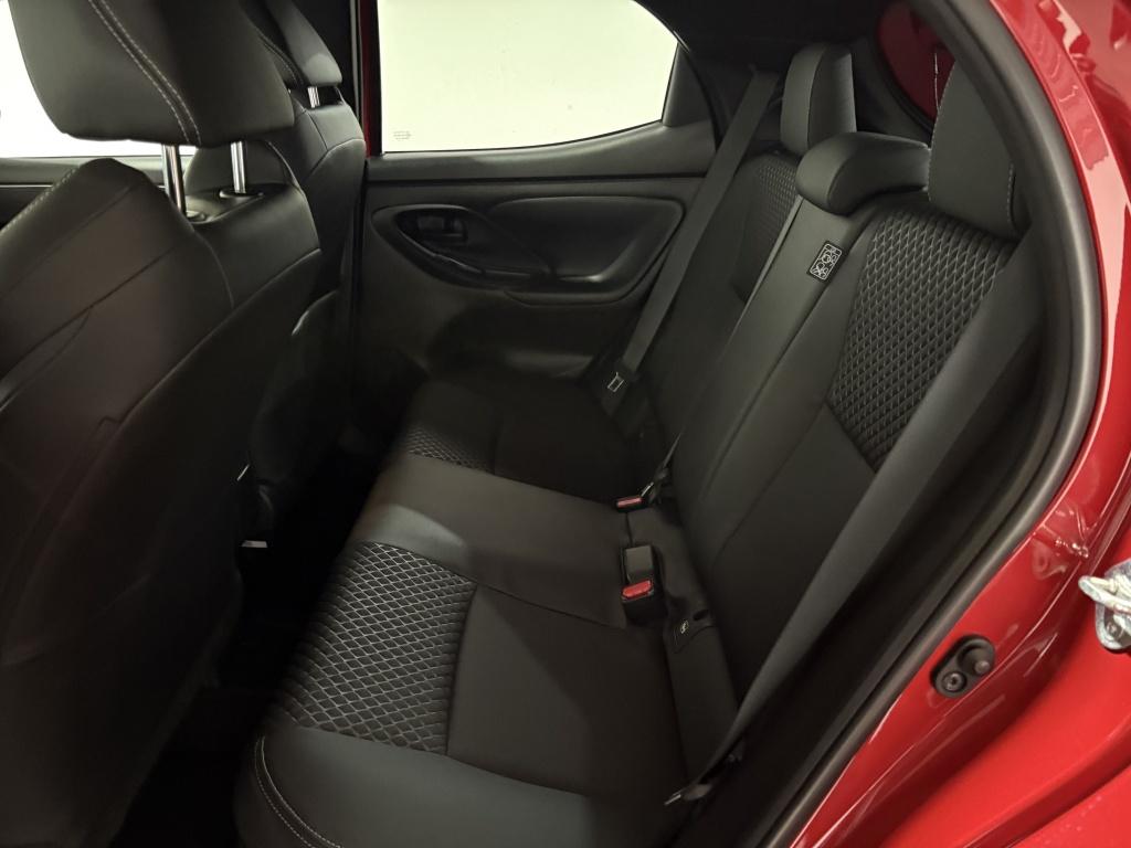 Toyota Yaris 1.5 hybrid executive| camera| stoel.verw| adap.cruise