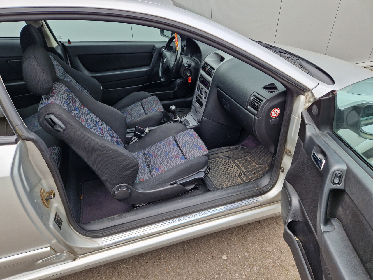Opel Astra Coupé 2.2-16V