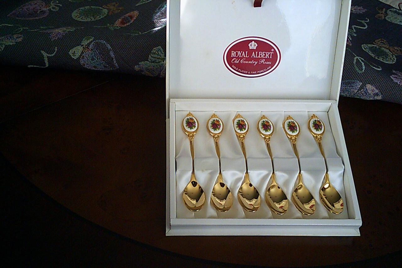 ROYAL ALBERT porselein - old country roses lepeltjes