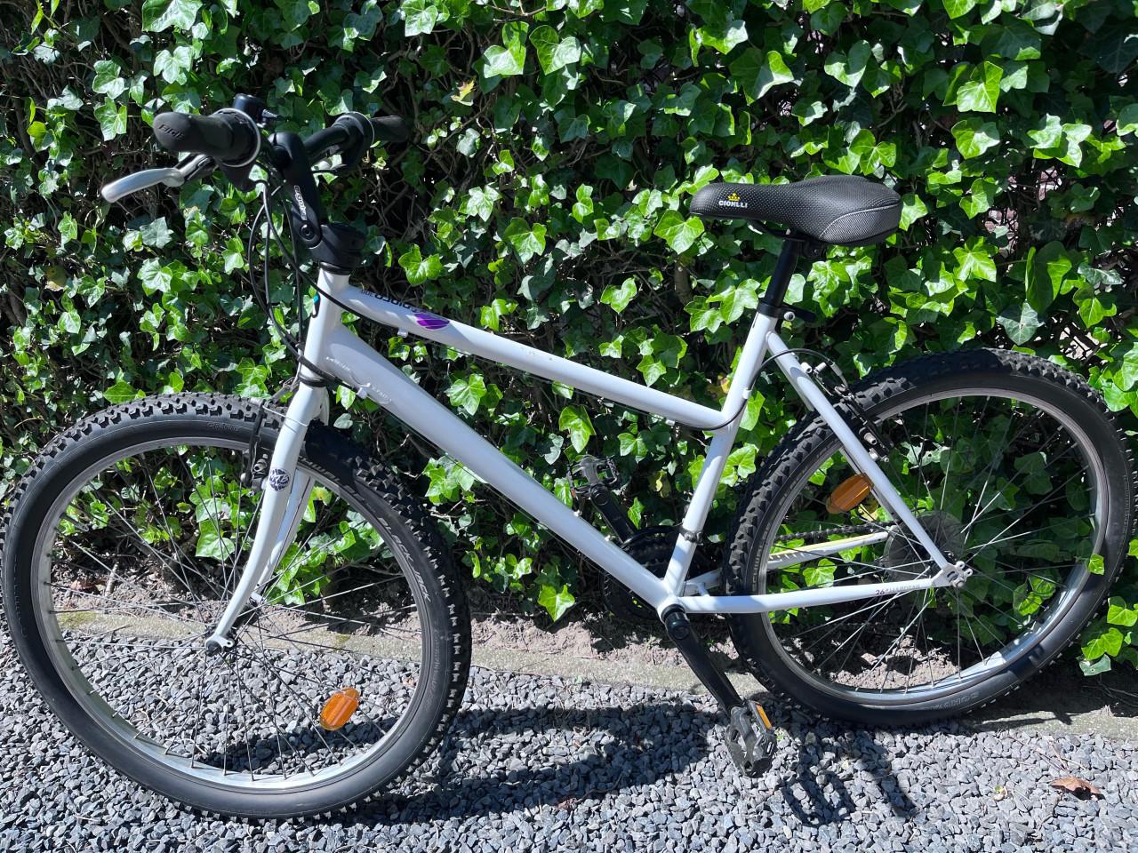 Mountainbike b-twin rock rider 300 Shimano 21 versnellingen 26 inch