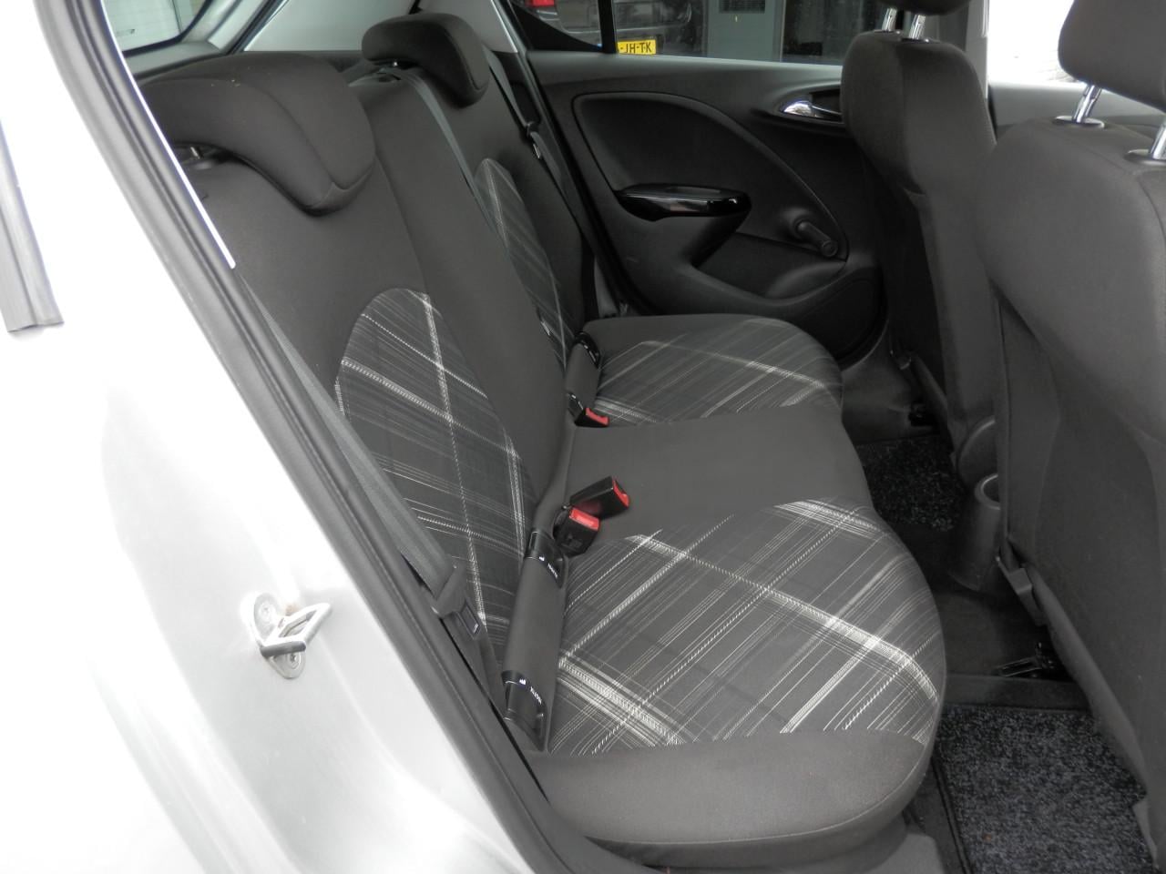 Auto Garant Biedt Aan: Opel Corsa 1.4 Cosmo