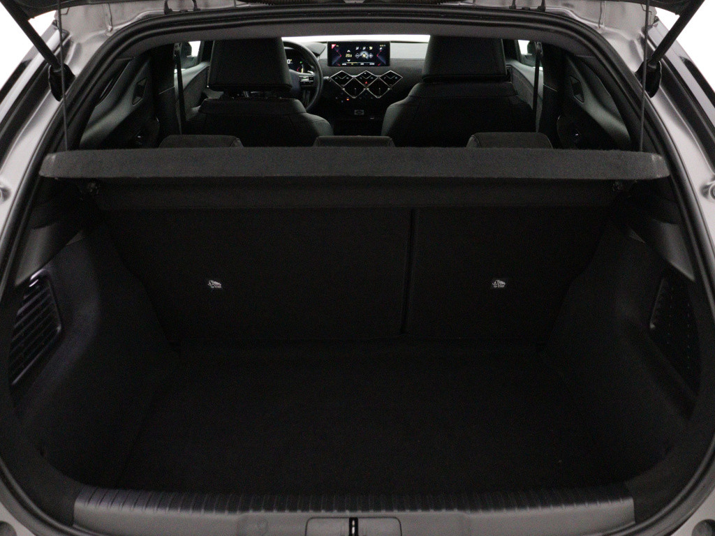 Ds Ds 3 crossback 130 pk automaat performance line | rijklaar | trekhaak |