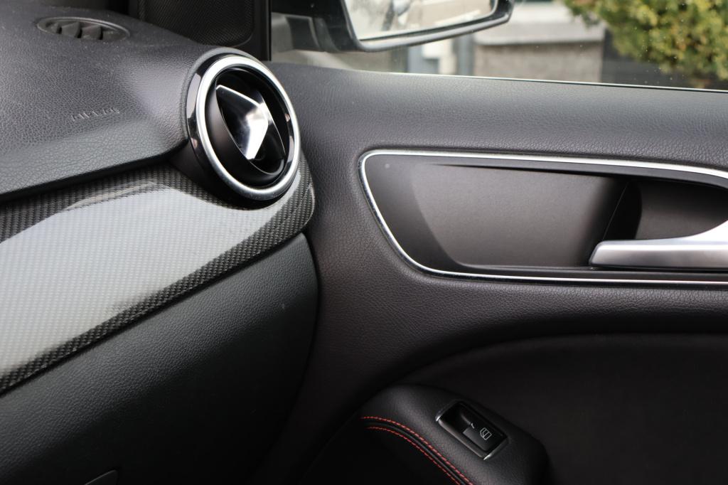 Mercedes-Benz B-Klasse 200 d amg line prestige l panoramadak l distronic l 