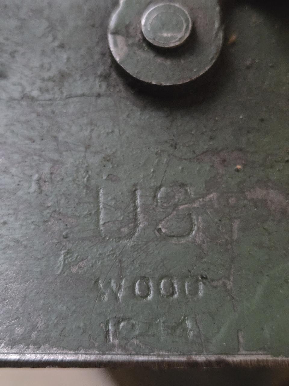 Militaire klapschop (pioniersschep) met een foudraal (draagtas). 1944.