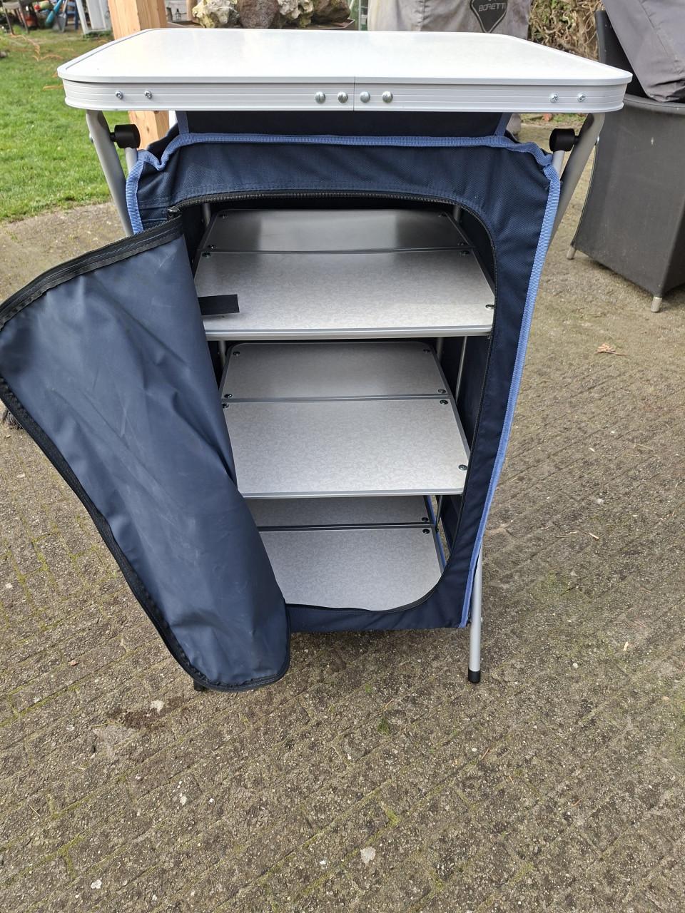 2 mooie camping kastjes