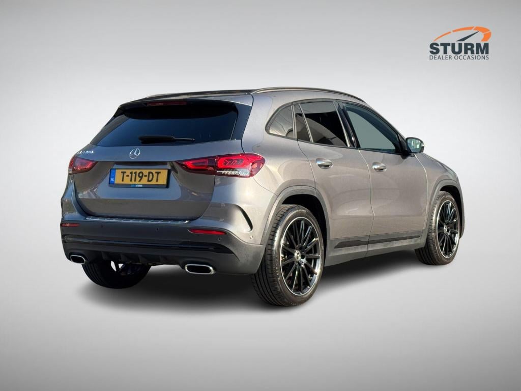 Mercedes-Benz Gla-klasse 180 amg line nl-auto, trekhaak afneembaar np. €60.