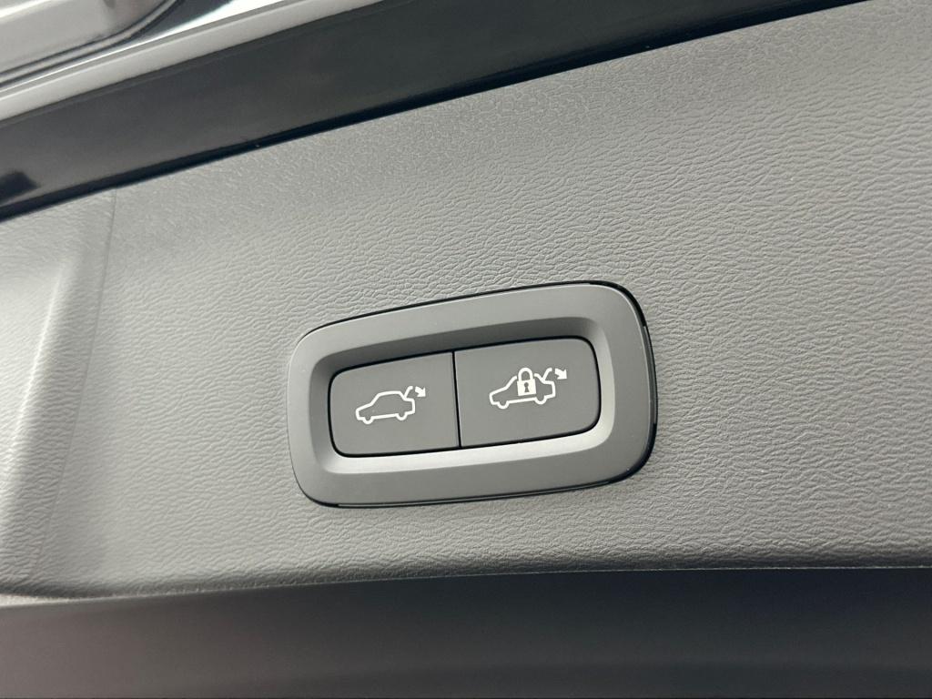 Volvo XC40 b4 plus black edition lounge 360 camera