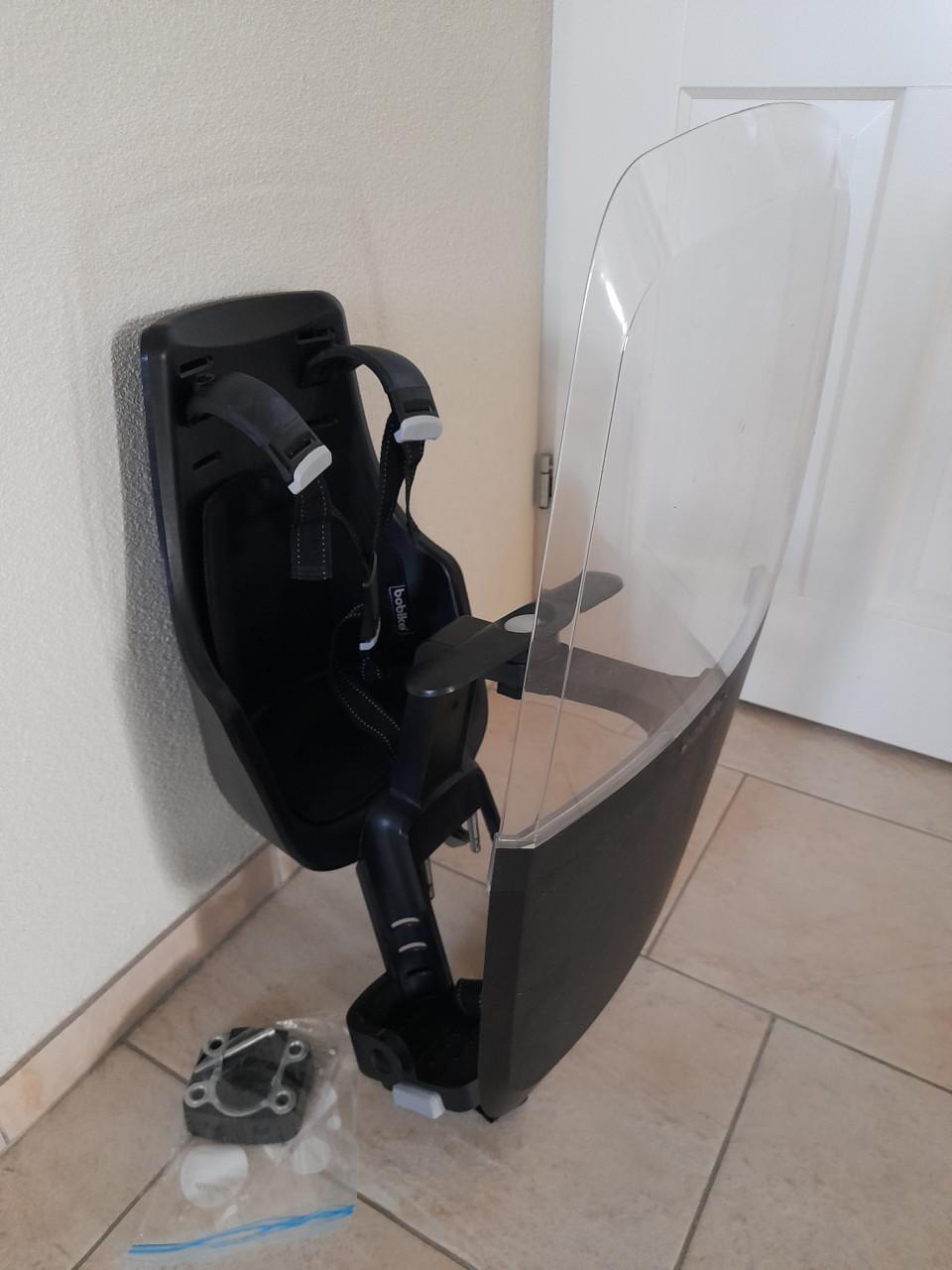 Bobike Mini Exclusive Fietsstoeltje met Kussenset - Urban Zwart (i.g.st.)