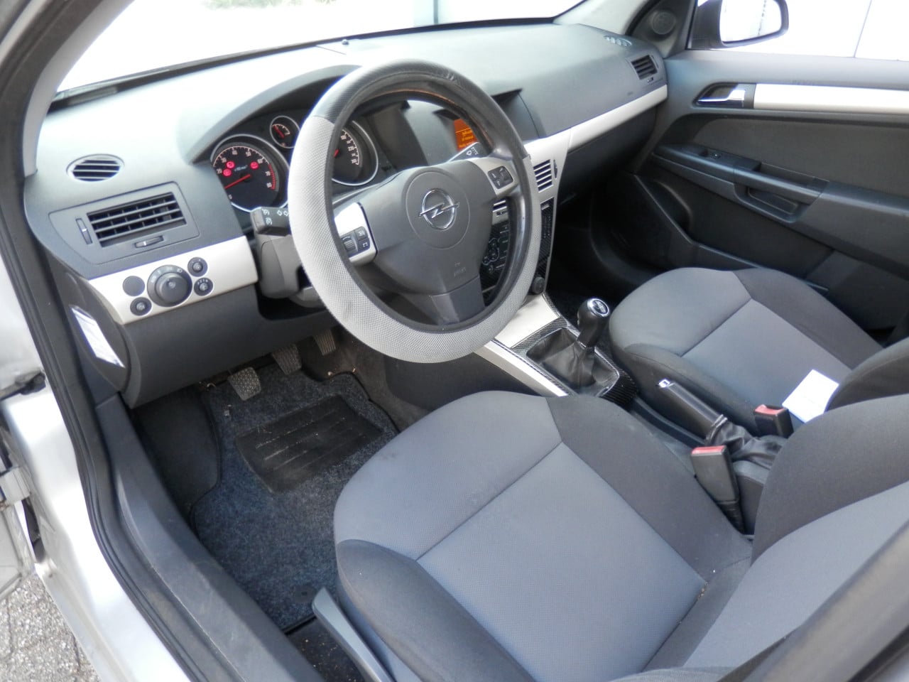 Auto Garant Biedt Aan: Opel Astra 1.4 Business