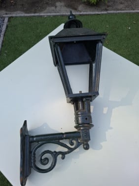 Gietijzeren lamp