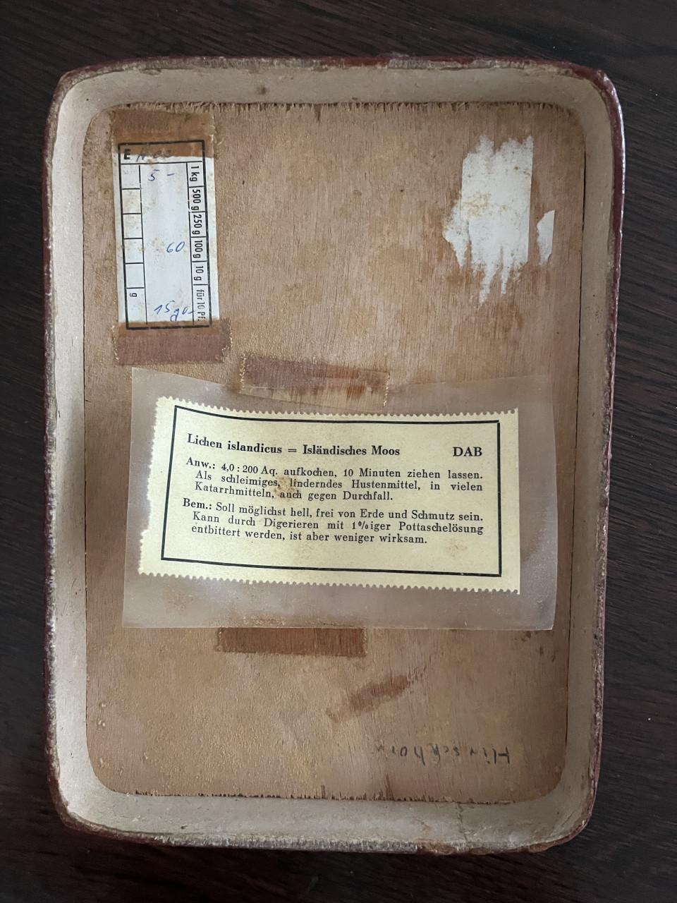 Antieke apothekers containers.