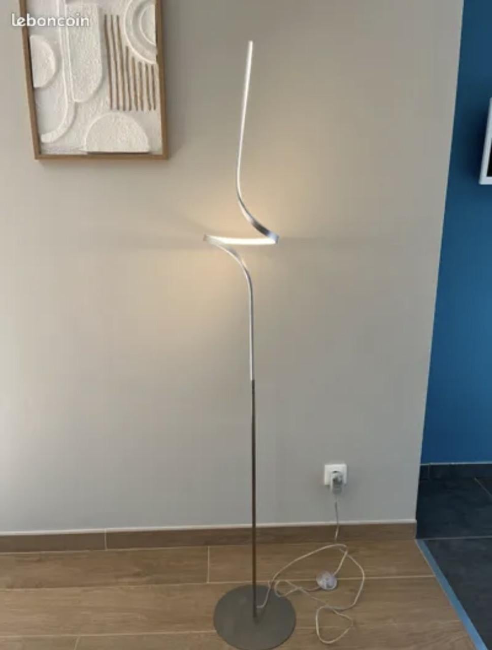 Nieuwprijs €175,- Design LED vloerlamp van Monsieur Meuble, matzilver