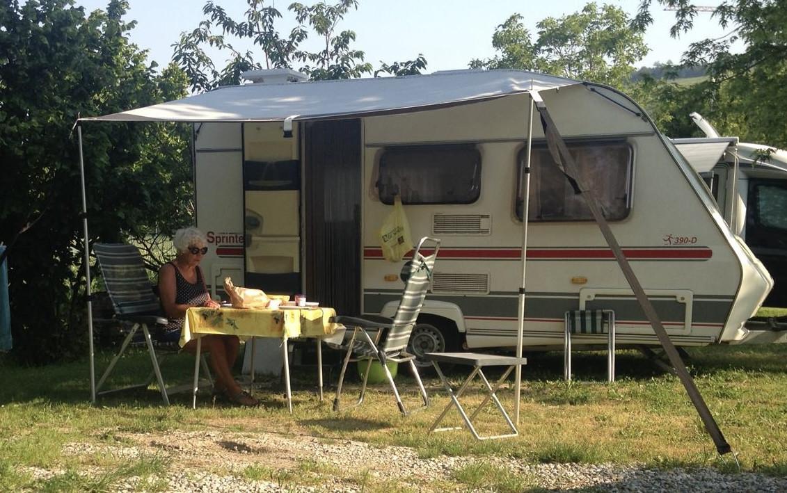 Te koop Beyerland caravan, 390-D sprinter LX (type 403b)