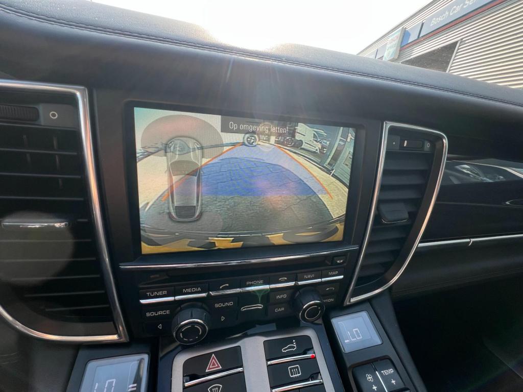 Porsche Panamera schuif/kanteldak, leer, navi, afn. trekhaak enz...