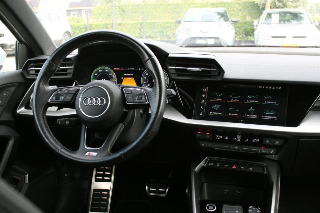 Audi A3 sportback 40 tfsi e s-line / pano / leer / matrix / camera / b&o