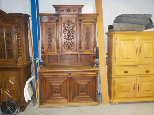 Antieke kast in goede staat OPRUIMPRIJS 95 euro