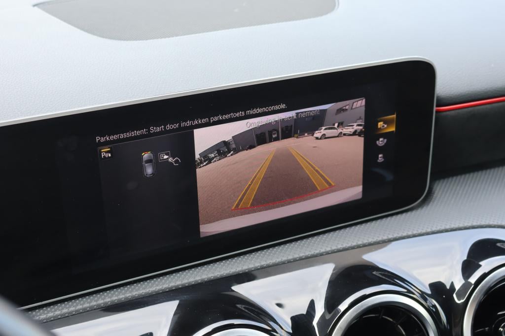 Mercedes-Benz A-Klasse 180 business solution amg l automaat l camera l temp