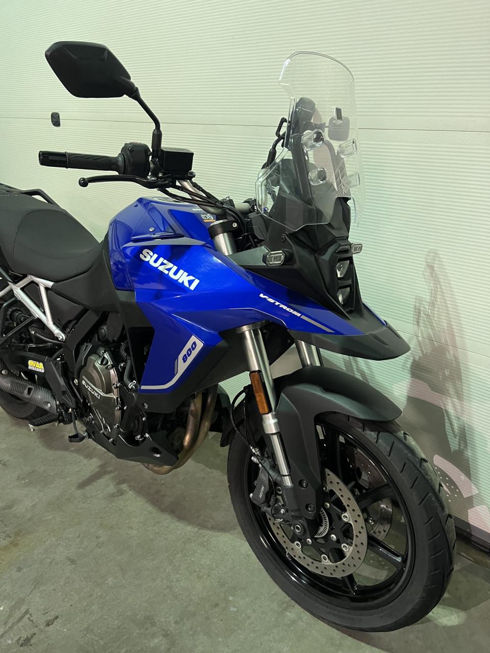 Suzuki v Strom 800 2024