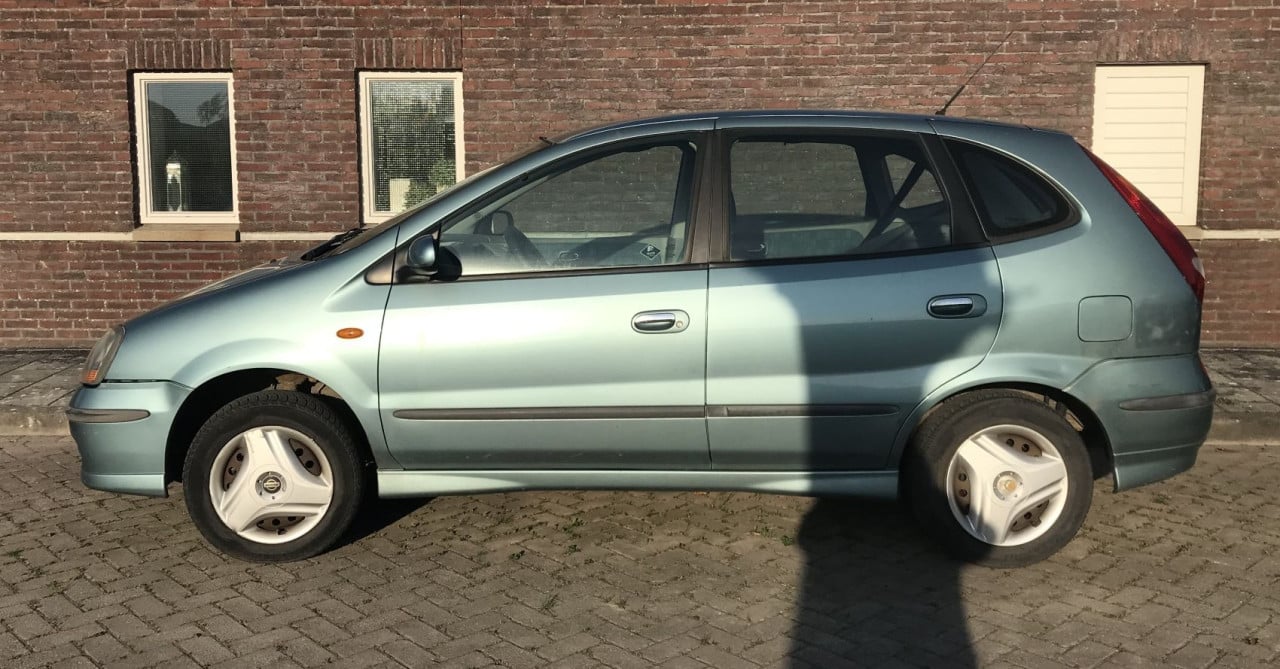 Nissan Almera Tino