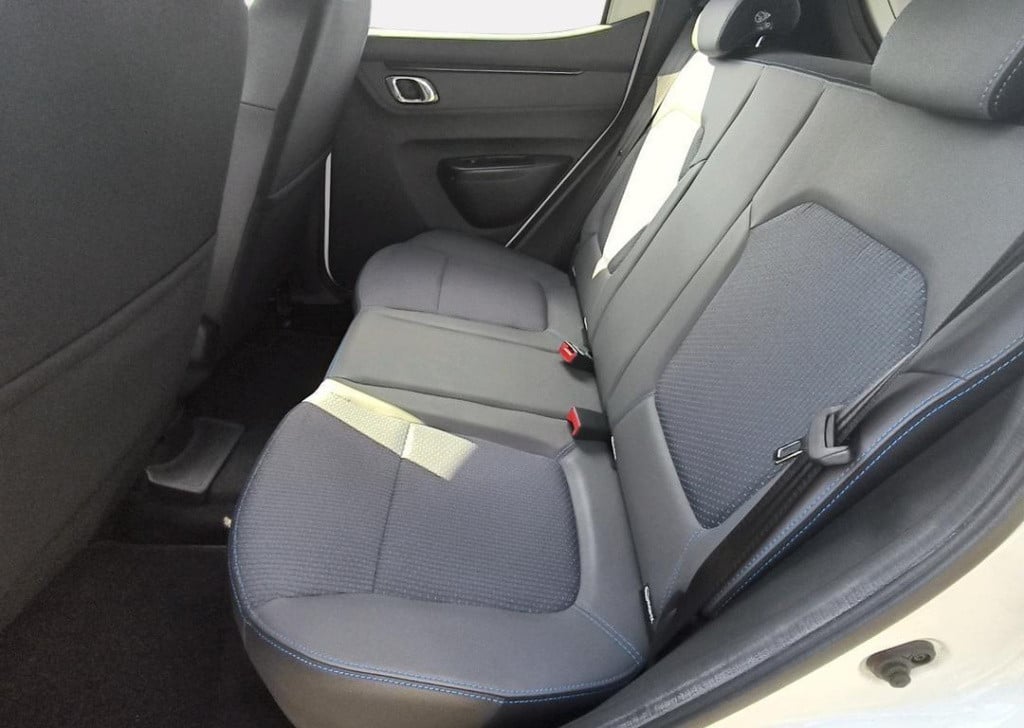 Dacia Spring comfort plus 27 kwh - trekhaak