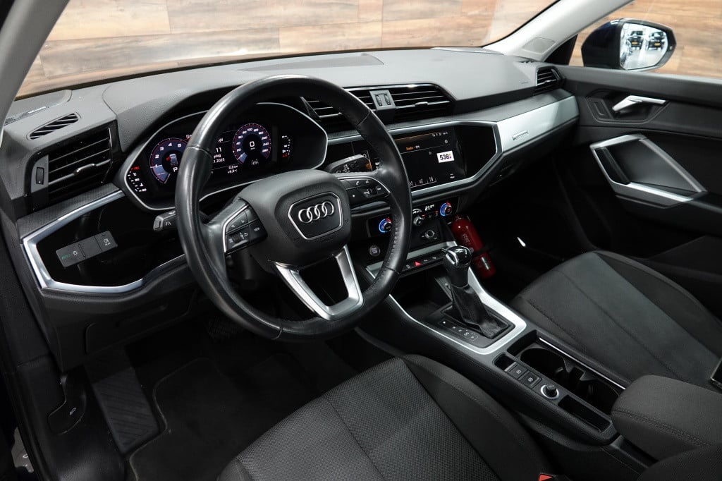 Audi Q3 1.5 tfsi | panoramadak | pdc |