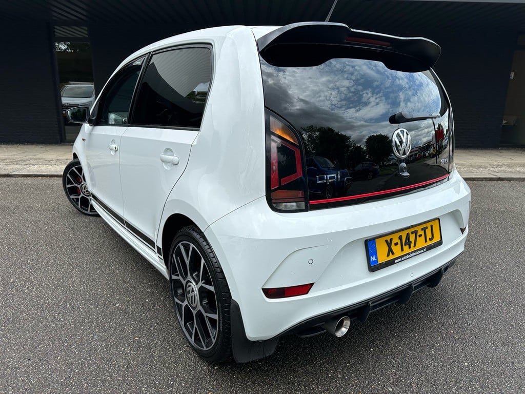 Volkswagen UP! gti // carplay // android auto //