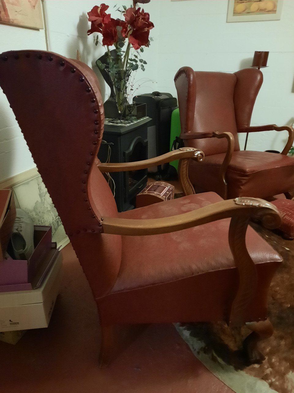 2 oude ,,oor,, stoelen