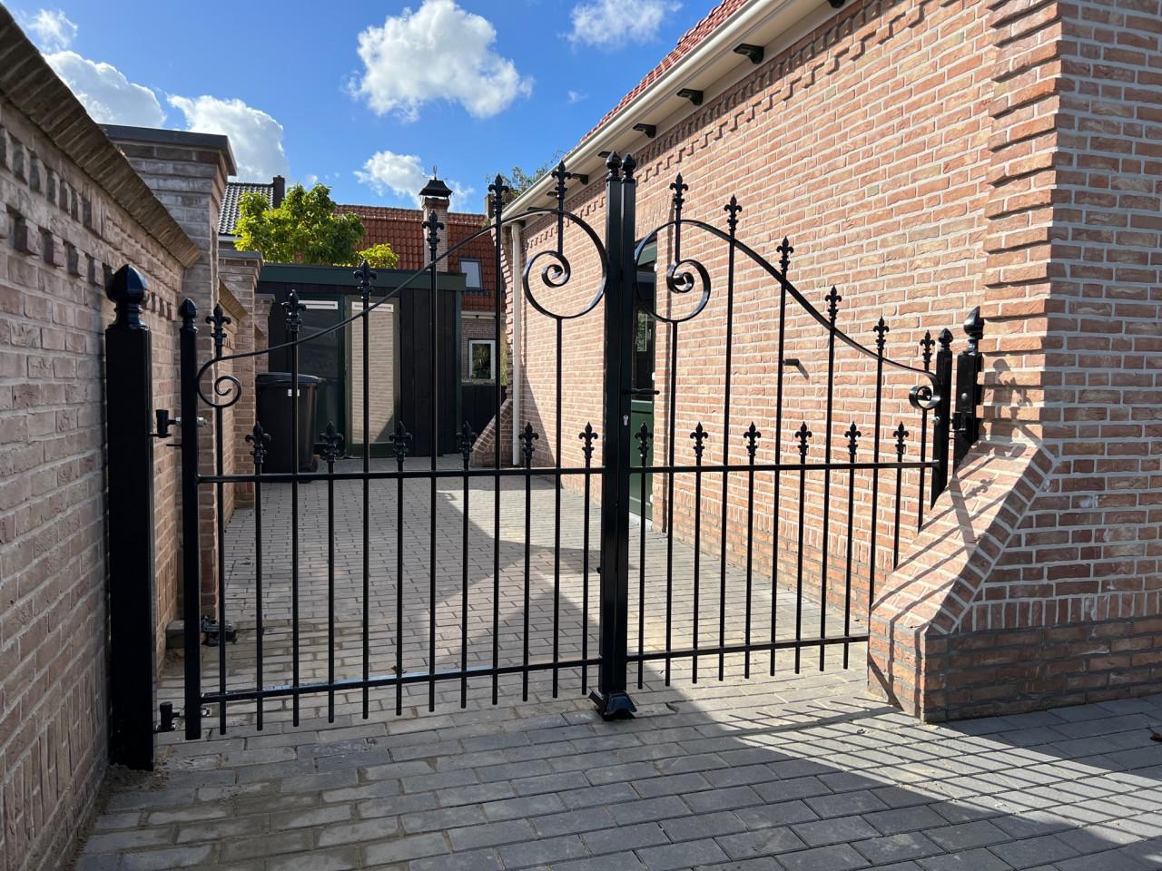 Aanbieding: Direct leverbaar Inrijpoort 400 cm breed.