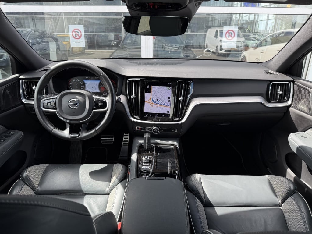 Volvo V60 t6 340pk recharge r-design| adap.cruise| trekhaak| camera| h&k s