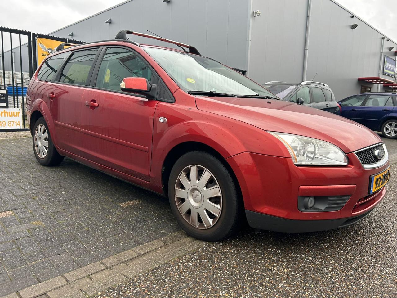 Ford Focus Wagon 1.6-16V Ghia FULL OPTION