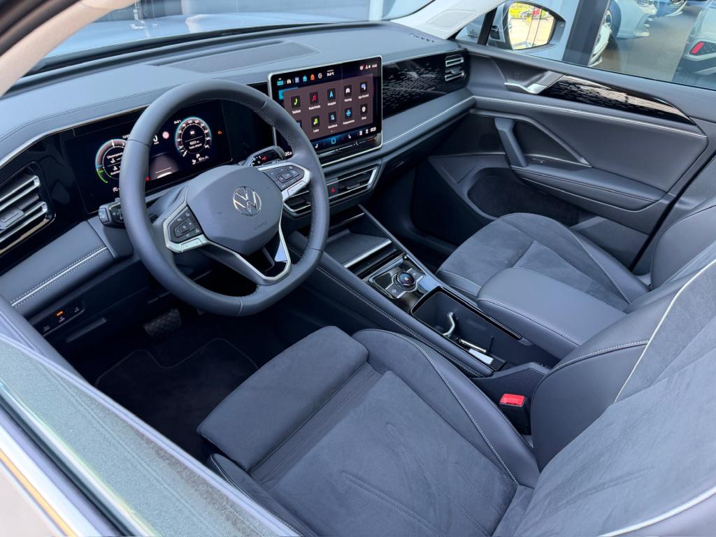 Volkswagen Tiguan 1.5 ehybrid elegance | panoramadak | iq light | dode hoek