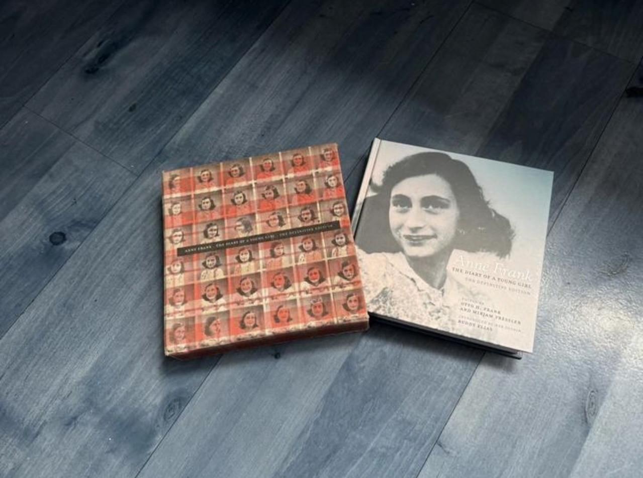Te koop: dagboek van Anne Frank ( engelstalig)