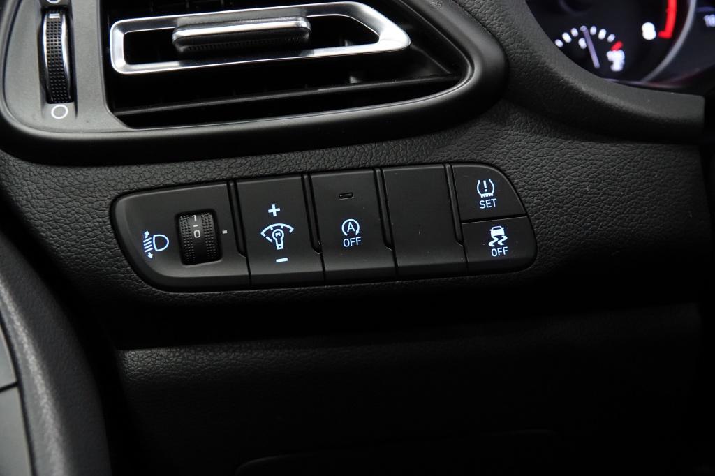 Hyundai I 30 1.0 t-gdi mhev | camera | cruise | carplay | pdc |