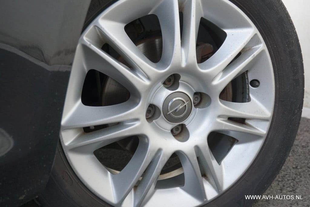 Opel Corsa 1.2 ecoflex anniversay edition lpg