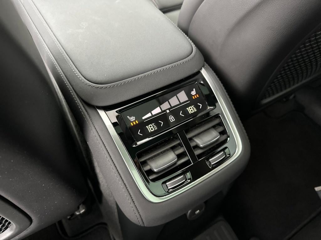 Volvo XC90 t8 455pk recharge ultra dark| b&w audio| trekhaak| luchtvering
