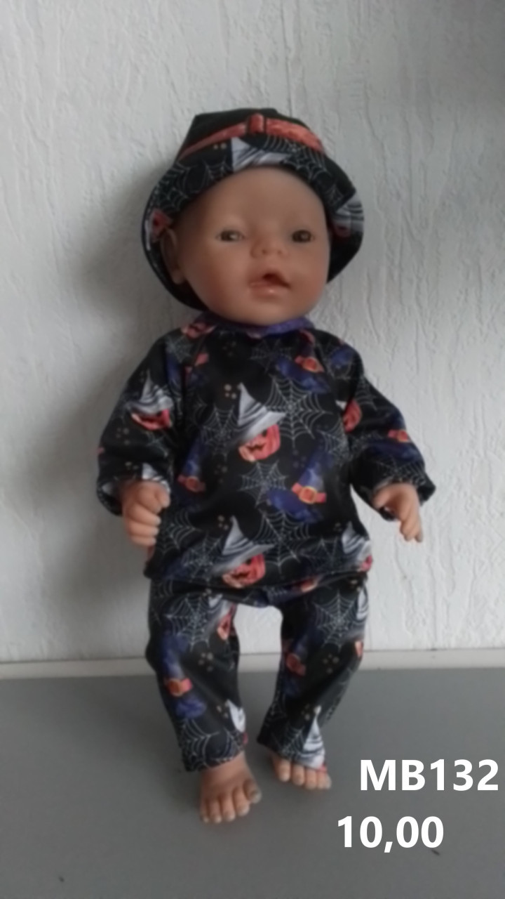 Poppenkleertjes baby born. Halloween set. Opbrengst KiKa.