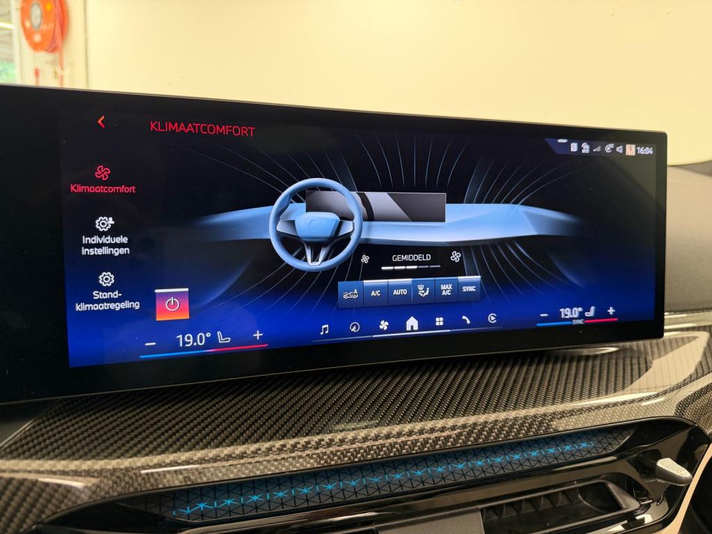 BMW 3-serie touring 330e xdrive m-sport pro | arctic race blue | sport pro 
