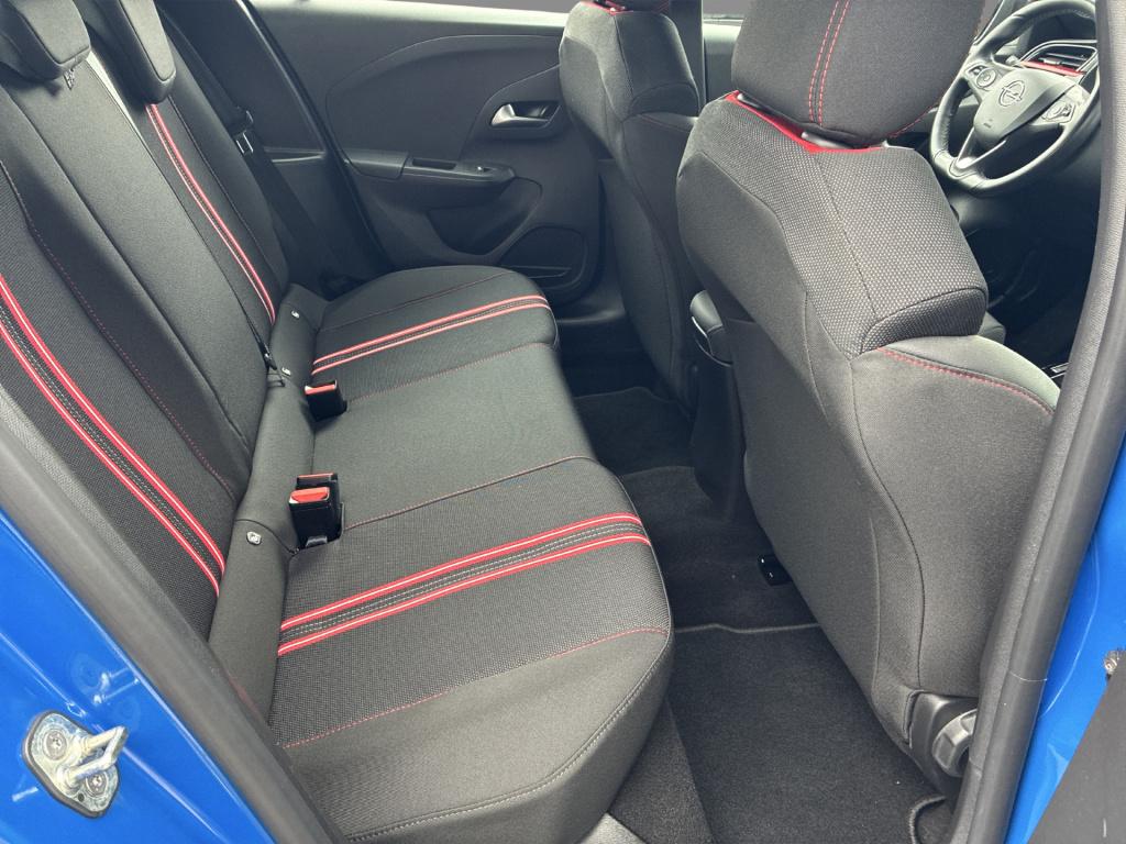 Opel Corsa 1.2 gs line | 130 pk | licht metalen wielen