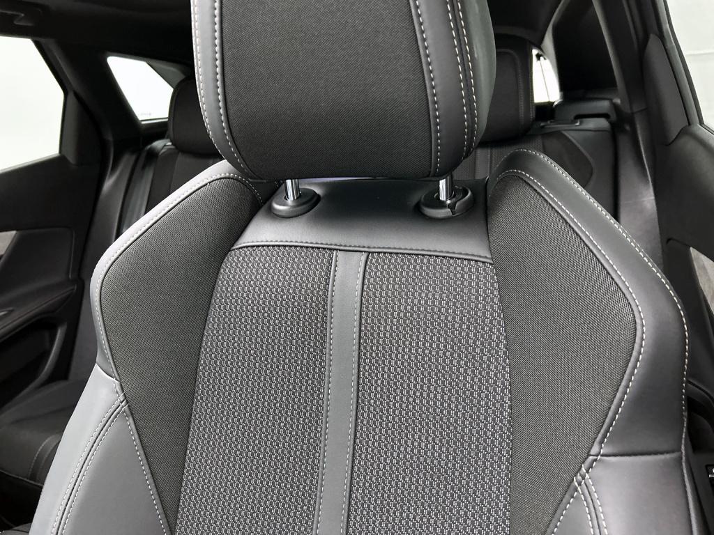 Peugeot 3008 1.6 hybrid 225 gt | rijklaar | panoramdak |