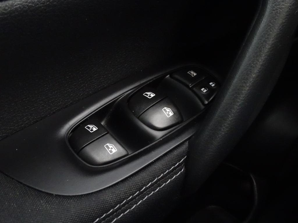 Nissan Qashqai 1.2 tekna automaat | pano | 360 camera | 18" | trekhaak