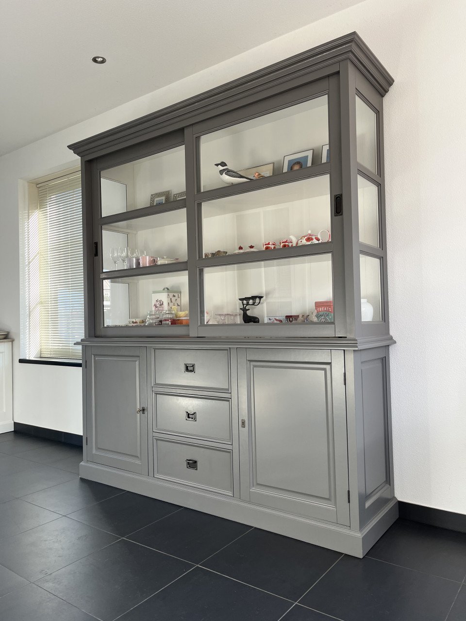 Vitrine KAST - Veere - wegens verhuizing