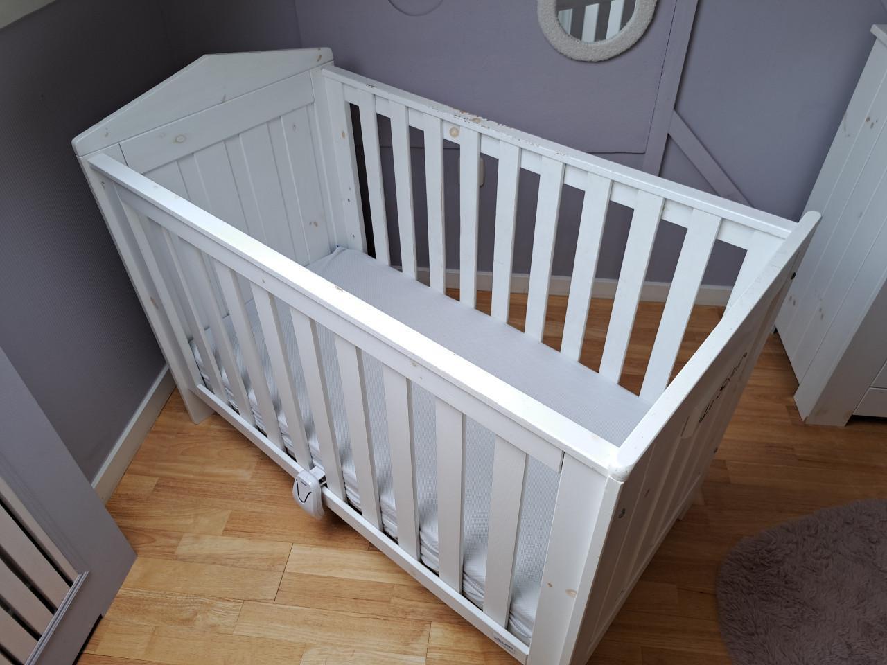 Complete babykamer in sfeervol strandthema