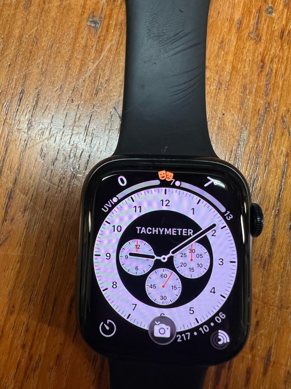 Apple Watch Series 8 45mm aluminium met GPS + Cellular.