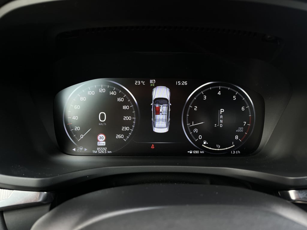 Volvo S60 2.0 t5 r-design | pano | pilot assist | head-up | carplay | stuur
