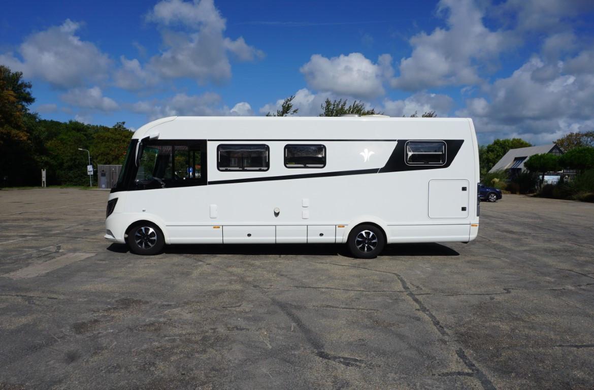 Niesmann + Bischoff Arto 77E 2020 met 9 traps automaat