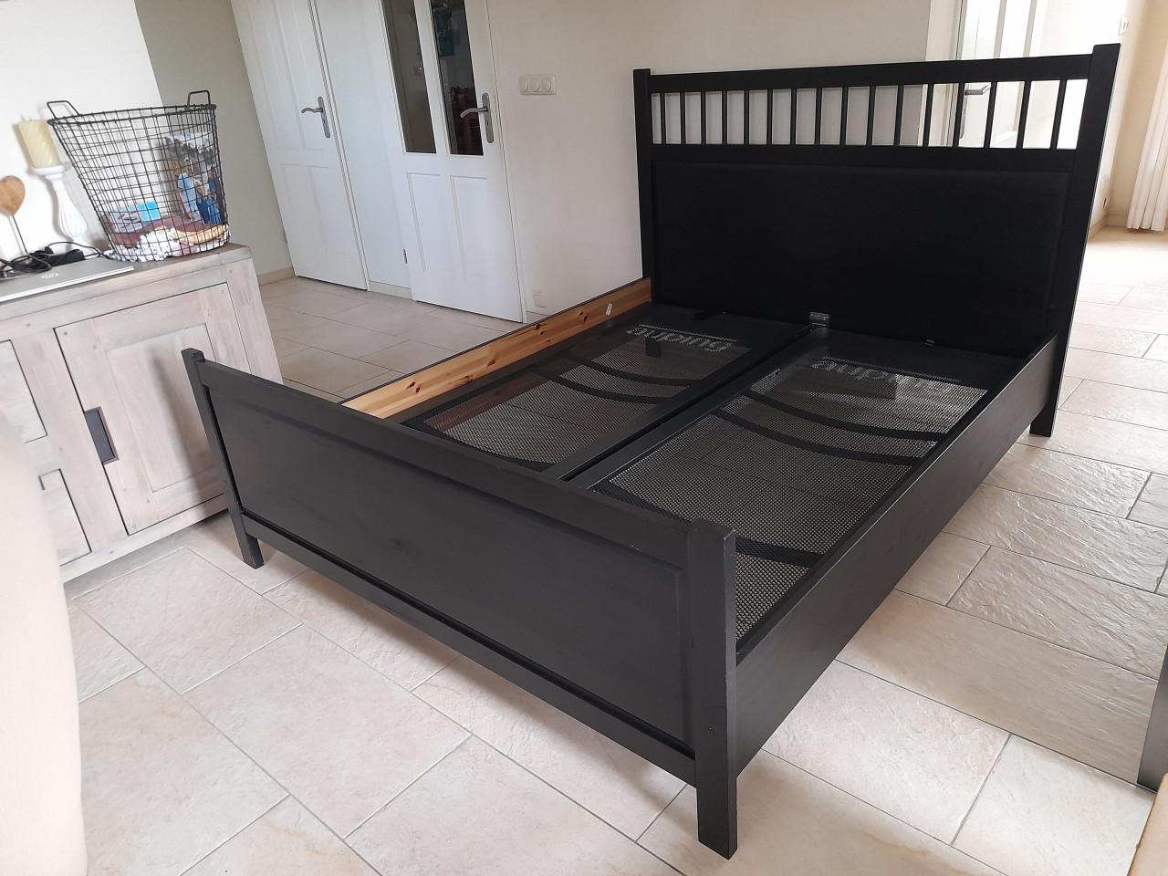 2 Persoons bed met verstelbare Auping bodems 160 x 200 (in goede staat )
