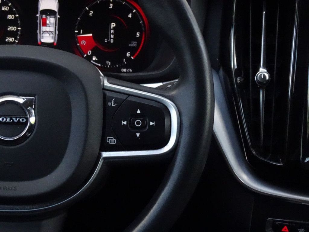 Volvo XC60 2.0 d4 momentum pro adapt. led | apple carplay/android auto