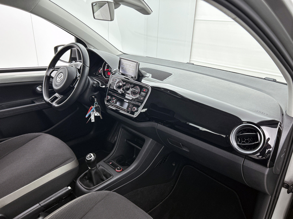 Volkswagen UP! 1.0 high up! bluemotion | 1e eigenaar | trekaak |