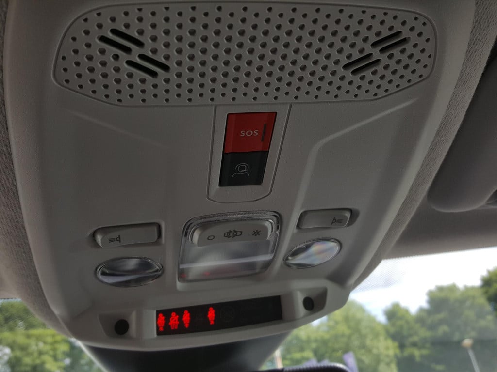 Citroen Ë-c4 feel pack 50kwh 136pk 3-fase navigatie | trekhaak | apple carp