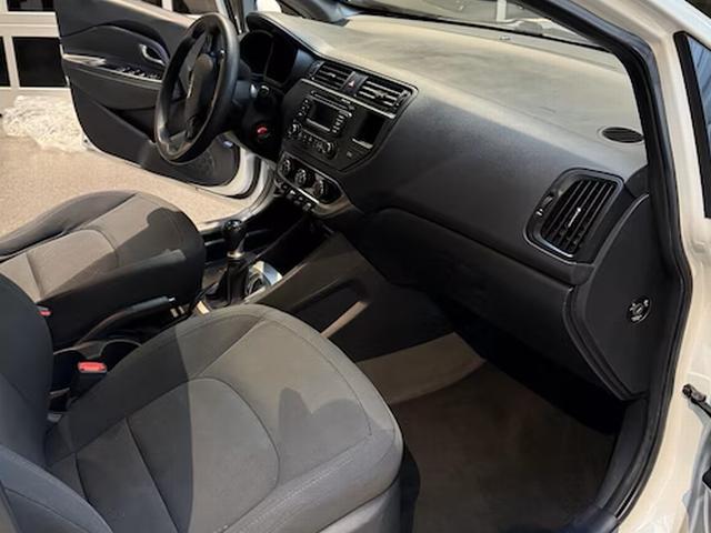 Kia Rio 1.2 cvvt airco | cruise | trekhaak | bluetooth | nap etc.